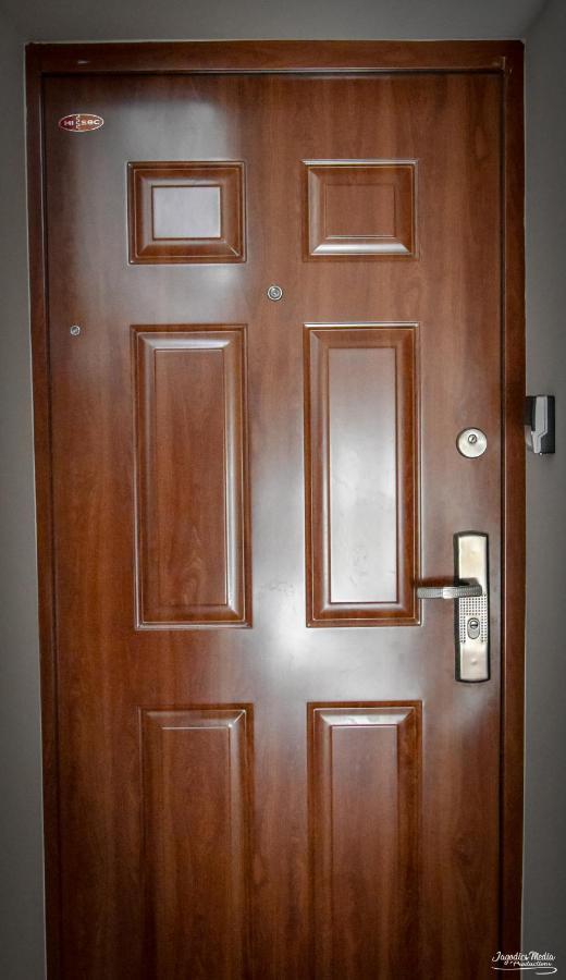 Lovely Central Apartment With Free Parking, Koezponthoz Koezeli 3 Szobas Lakas Дьєр Екстер'єр фото