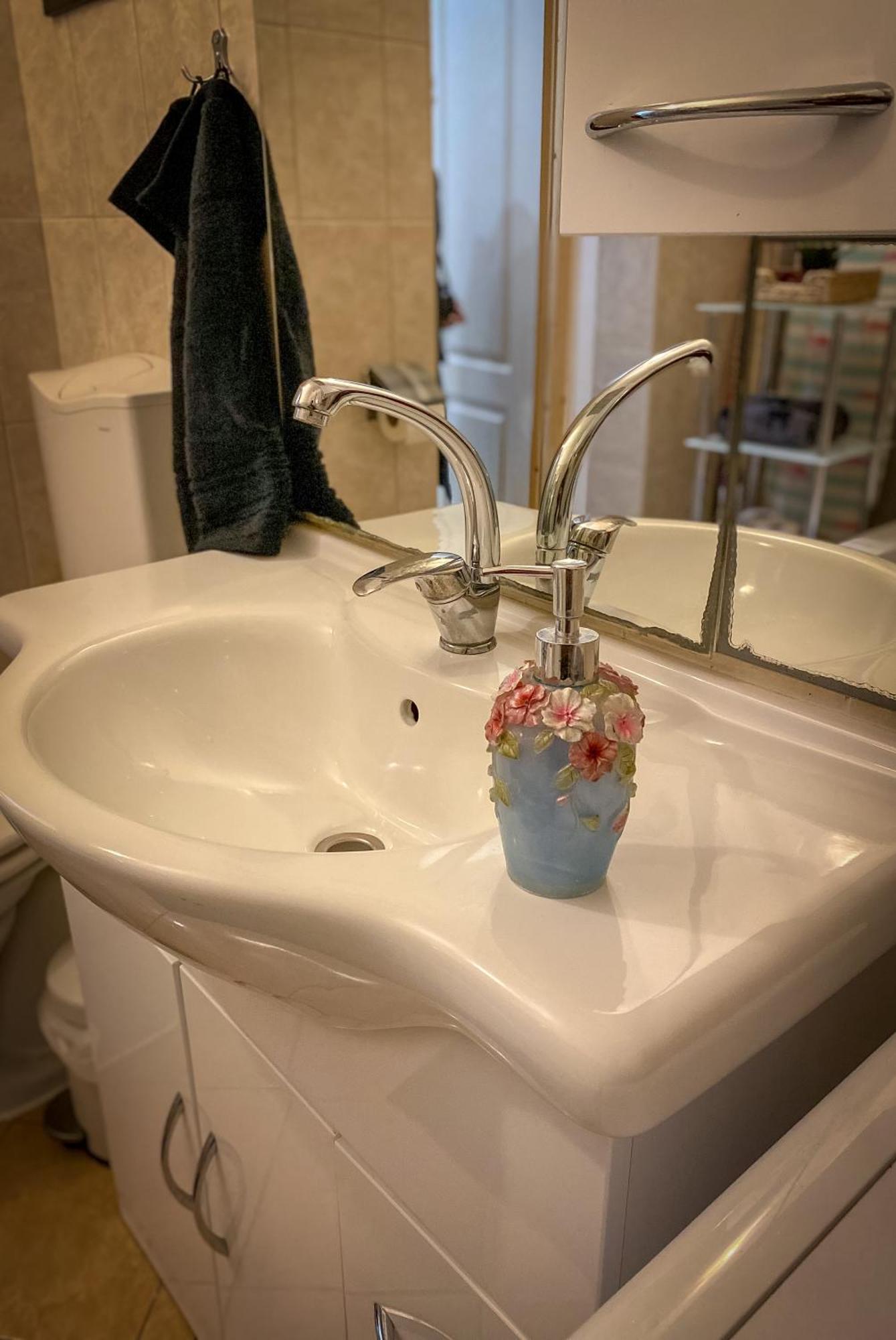Lovely Central Apartment With Free Parking, Koezponthoz Koezeli 3 Szobas Lakas Дьєр Екстер'єр фото